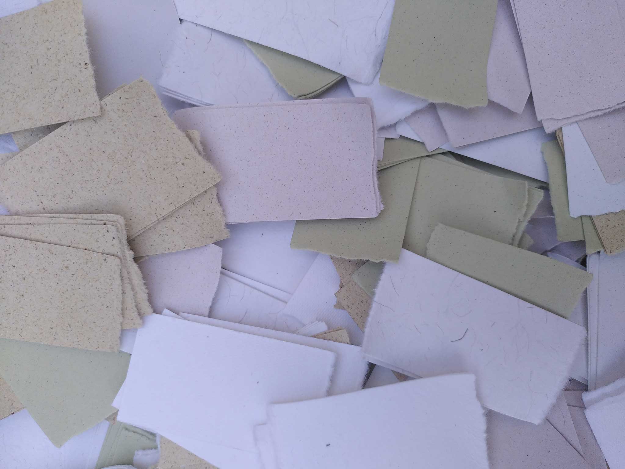 Cuál es la diferencia entre el papel ecológico y el reciclado?